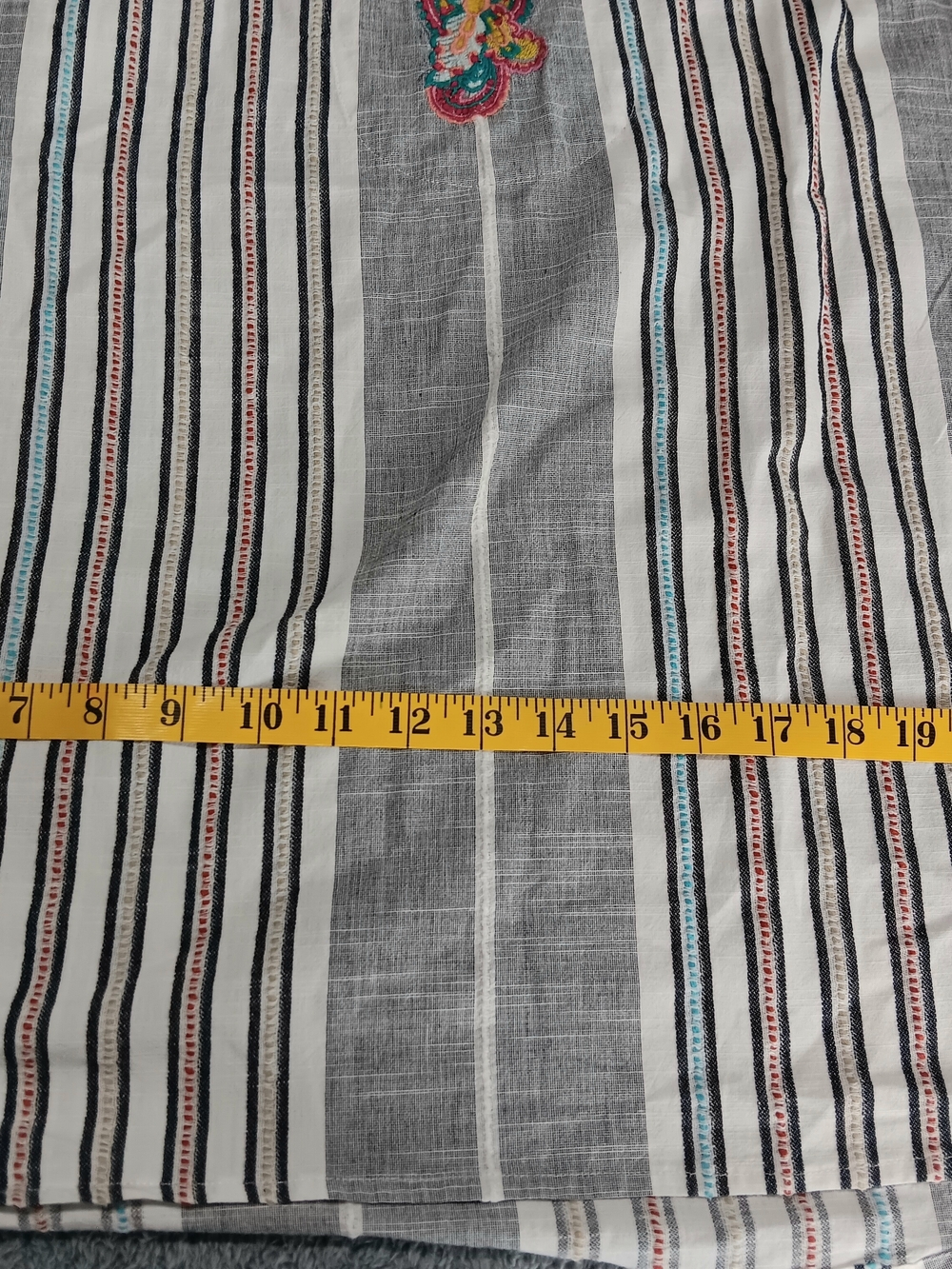 Soft Surroundings Size 1X Gray White Striped Embroidered Aruba Boho Tunic - Picture 7 of 13